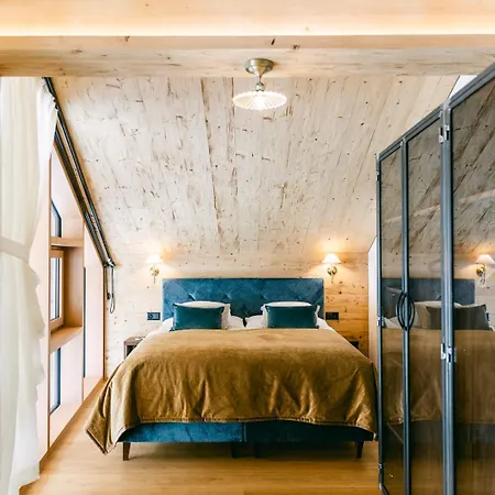 Face D'or Luxury Serviced 采尔马特