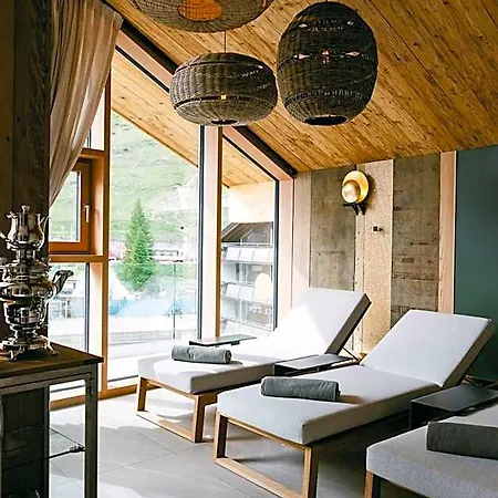Face D'or Luxury Serviced
