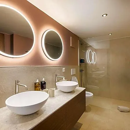 Face D'or Luxury Serviced