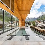 Face D'or Luxury Serviced