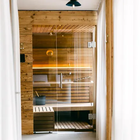 Face D'or Luxury Serviced Apartmanhotel 5*